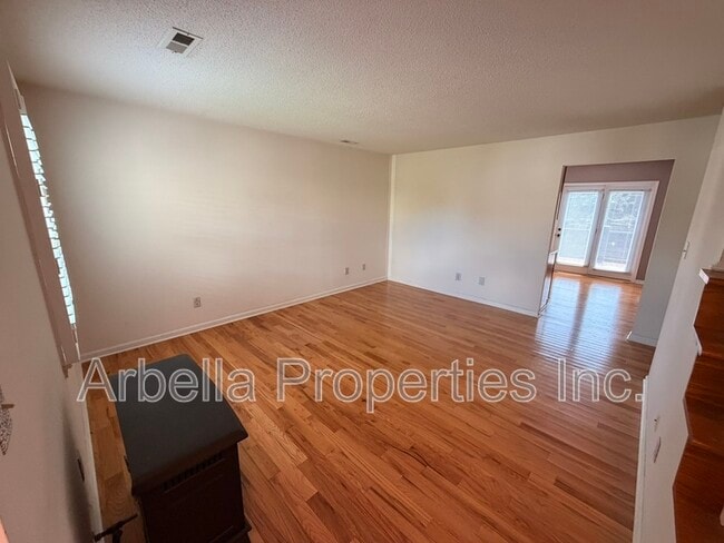 Photo - 215 Radford Dr