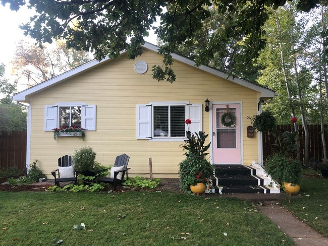 CHARMING 2 BED/1 BATH COZY COTTAGE LOCATED... - CHARMING 2 BED/1 BATH COZY COTTAGE LOCATED... Casa