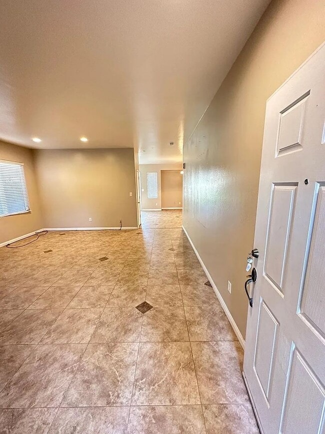 Photo - Well Maintained Single Family Home in Bakersfield, CA