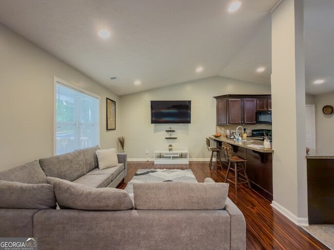 Photo - 580 Pineland Cir