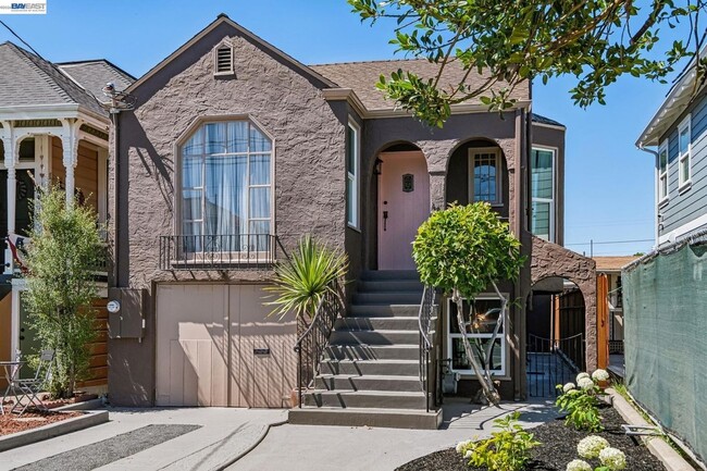Building Photo - 467 Santa Clara Ave