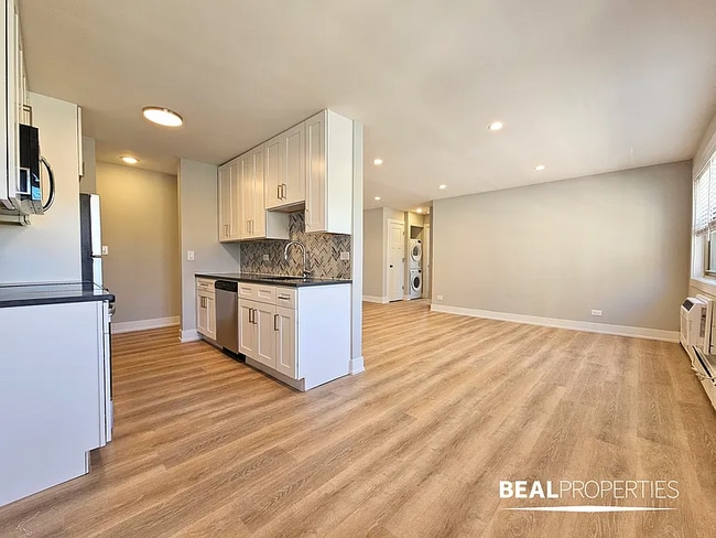 Photo - 535 W Aldine Ave