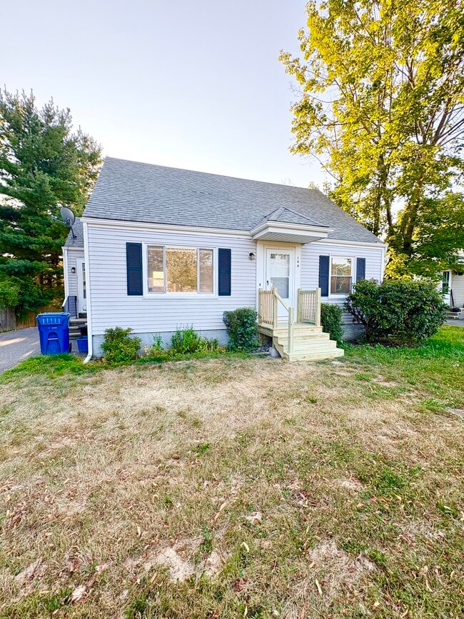 Building Photo - 146 Douglass St Rental