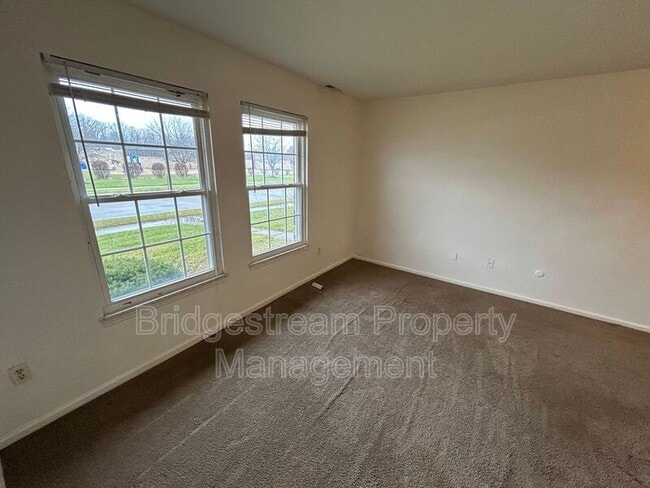 Photo - 660 Randler Ave