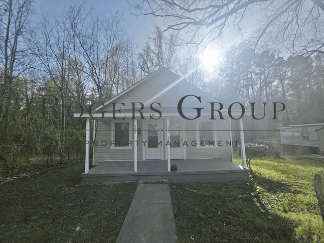 Building Photo - 557 W Spring St Unit 557 Spring St