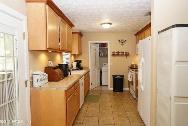 Photo - 8229 Frost St N