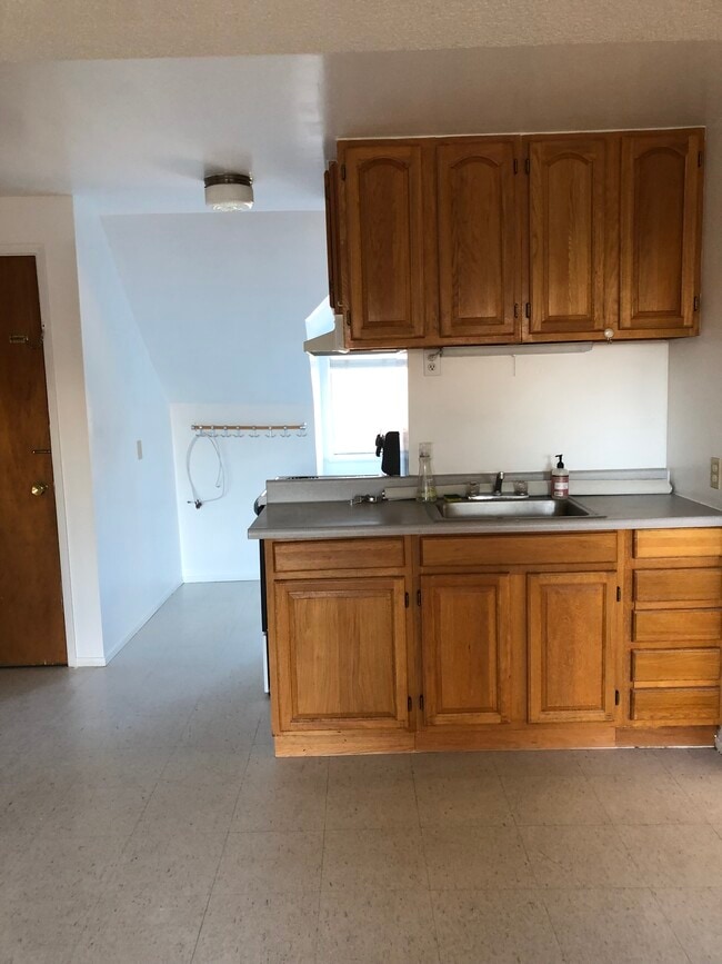 Photo - 2715 Benvenue Ave