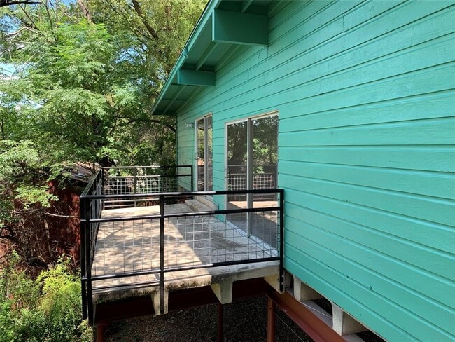 Photo - 803 Azie Morton Rd