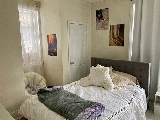 324 St Paul St Unit 6