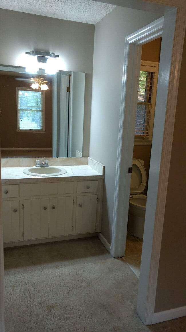 Photo - 2410 Basin Drive