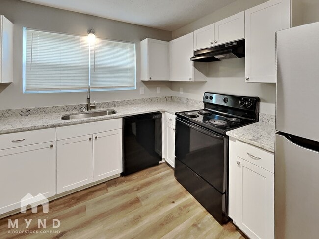 Photo - 136 Crystal Brook