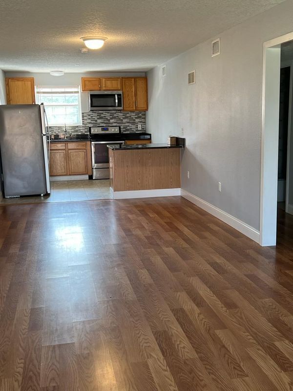 Photo - 4392 Lake Underhill Rd