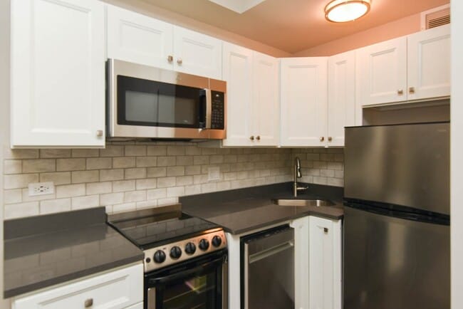 Photo - 640 W Wrightwood Ave Unit 802