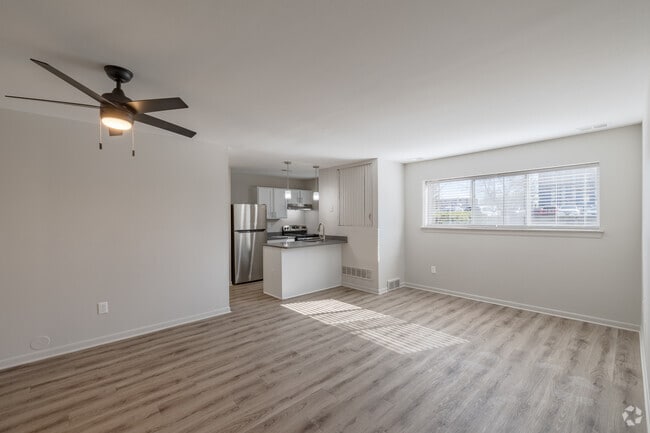 Studio - 500SF - Living Room