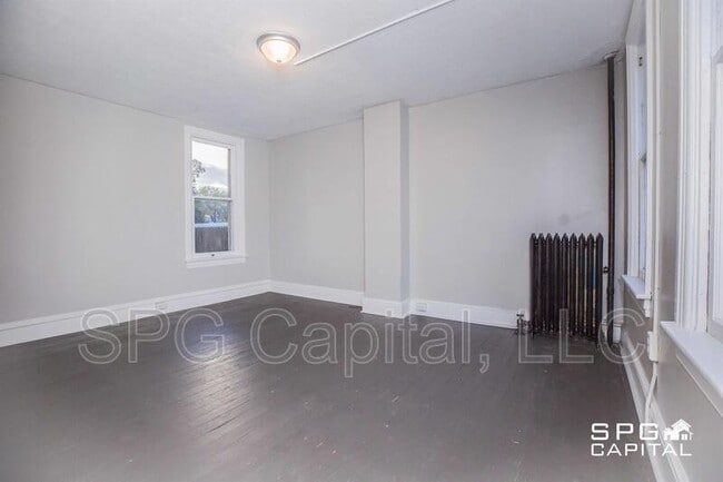 Photo - 526 E Queen St