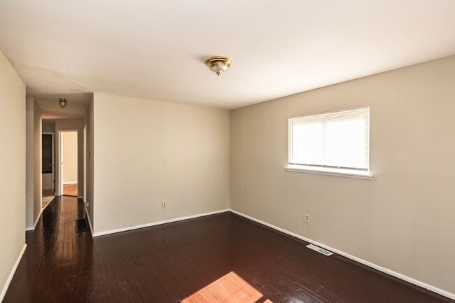 Photo - Lovely 3 Bedroom 1 Bathroom Home