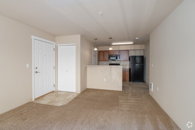 1BR, 1BA - 657SF - Living Room