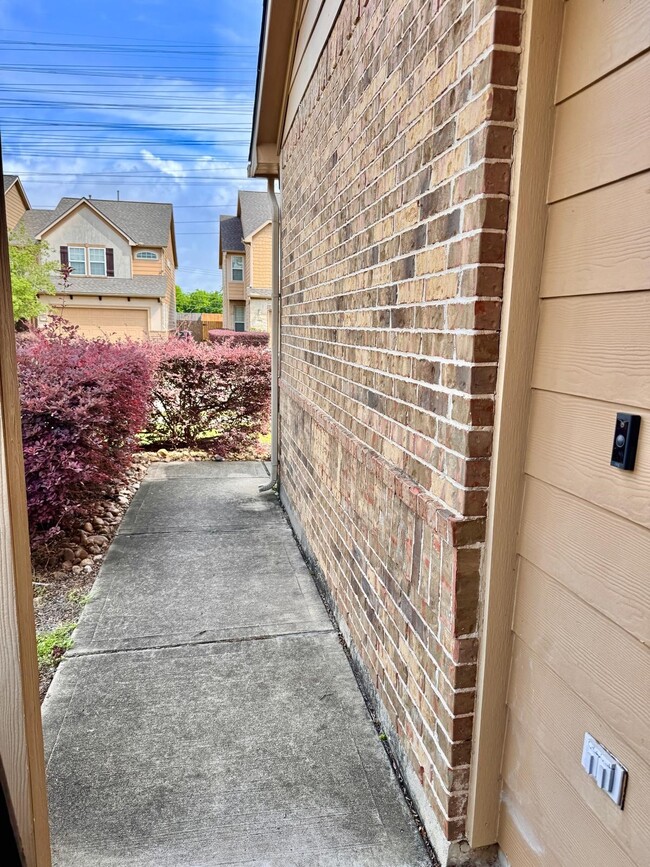 Photo - 3947 Calgary Cir