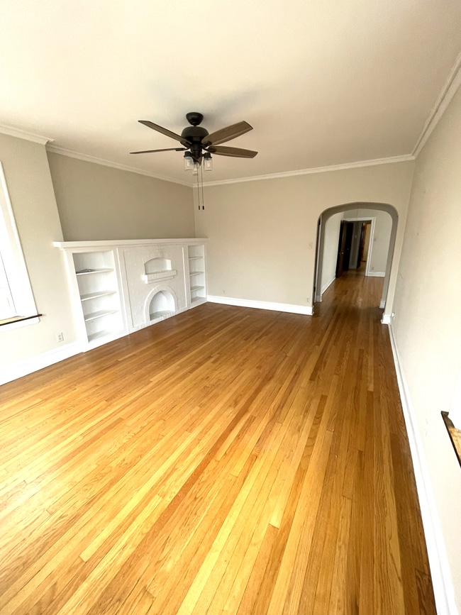 Photo - 2433 W Dakin St Unidad 2