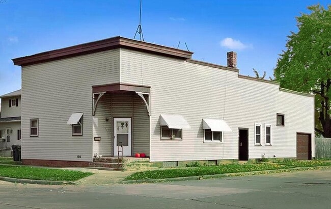 Photo - 116 W Maes Ave