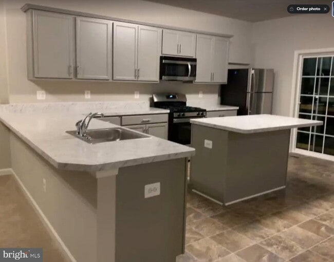 Building Photo - 212 Parkland Dr