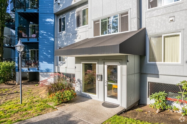 Entrance - Tualatin Greens