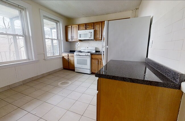 Photo - 433 Cambridge St Unit 4