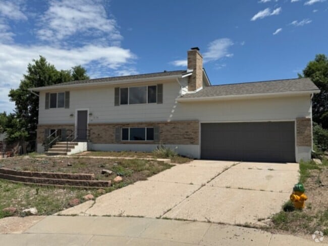 Building Photo - Fabulous bi level home in Vista Grand Terrace