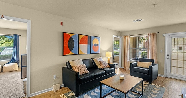 Living-Room-02-21-Oaks-Columbia (1) - 21 Oaks