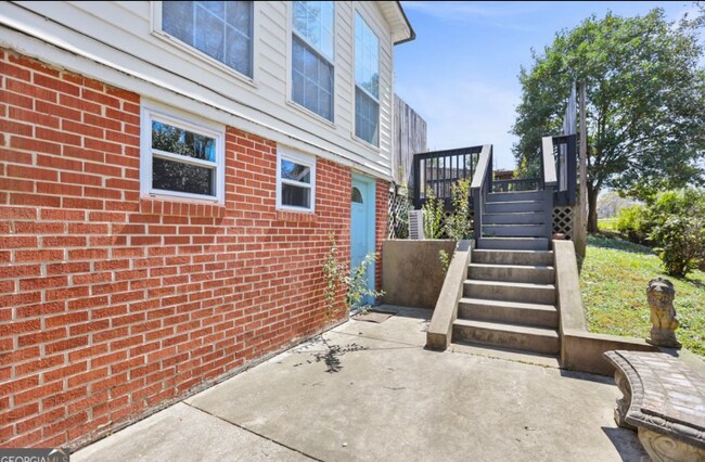 Photo - 102 Church St