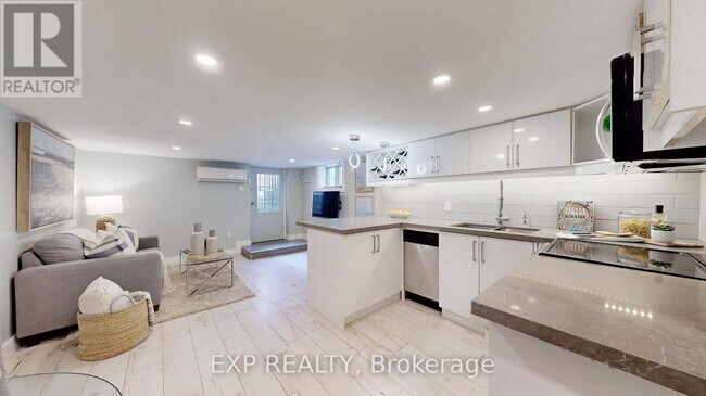 Photo - 122 Parkmount Rd