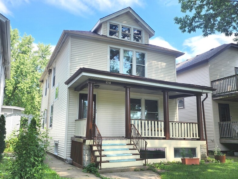 1018 S Maple Ave