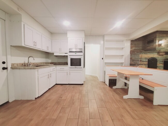 Building Photo - 47 Whitmore Ln Unit 1