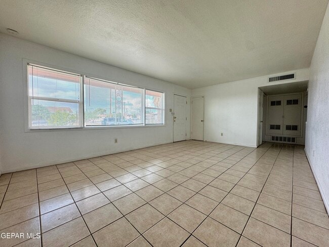 Photo - 209 San Saba Rd