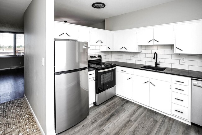 Photo - Amazing 2-Bedroom Apartment in Millard! Unit 04