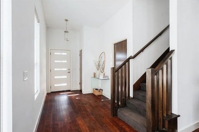 Photo - Modern 3-Bedroom Duplex Near OU Health Cen...
