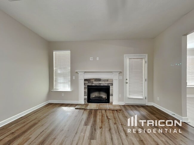 Photo - 729 Goodale Dr