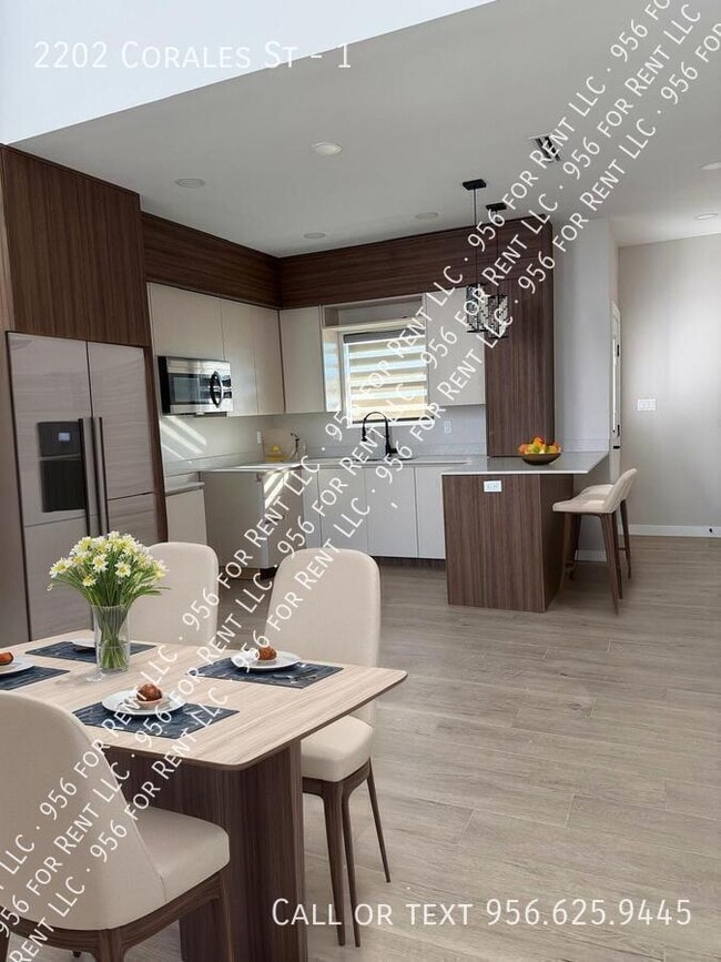 Photo - 2202 Corales St