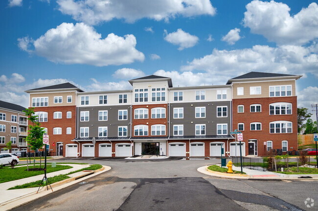 Building Photo - 13950 Englefield Dr Unit 204 Rental