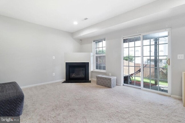 Photo - 42754 Montevista Square