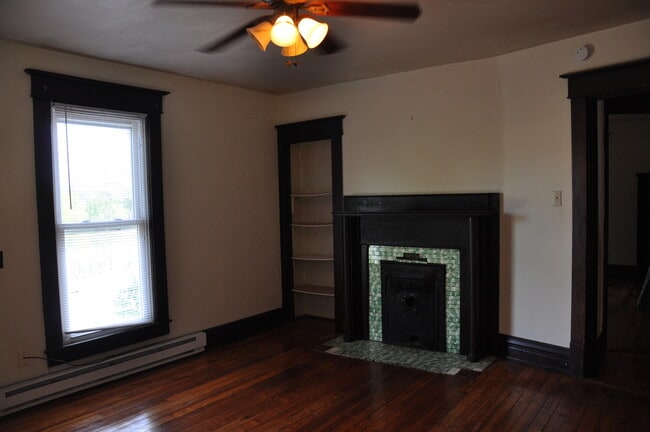 Photo - 308 S Broadway Park