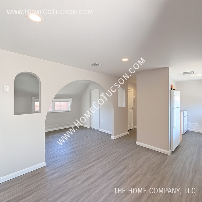 Building Photo - 1104 W Ontario St Unit B Rental