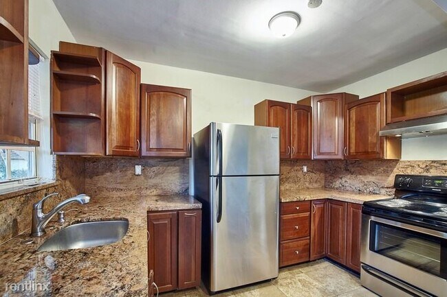 Photo - 2 br, 1 bath House - 571 NE 110th Ter