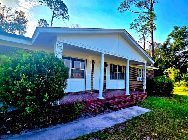 Photo - 104 Forest Cir