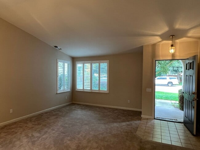 Photo - 4 bedrooms with 3 car garage in Rose Lane ...