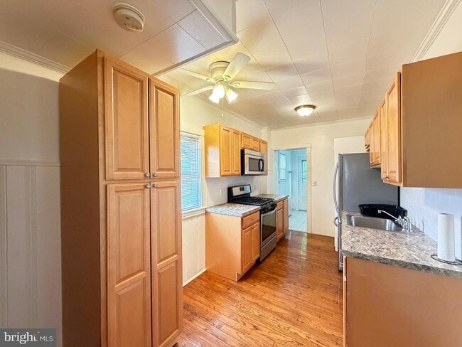 Photo - 1087 Buttonwood Ave