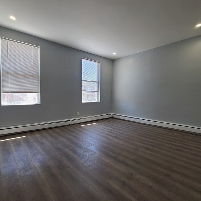 Photo - 6117 Monitor Plz Unidad 2