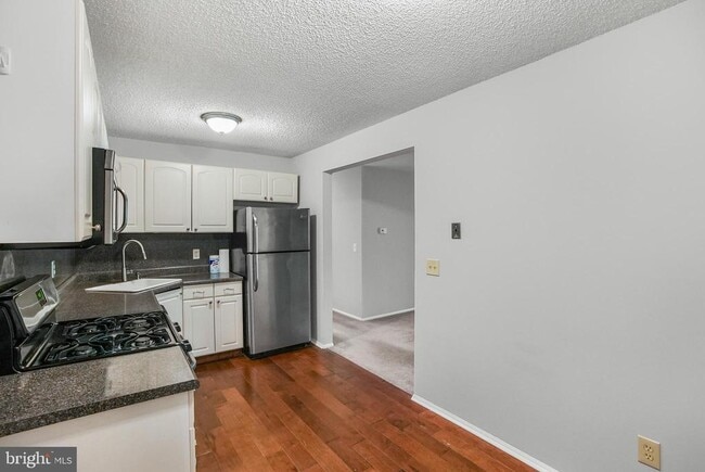 Photo - 99 Sussex Pl