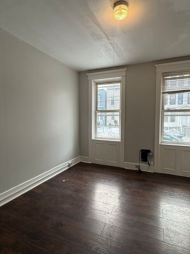 Building Photo - 36 Clarke Ave Unit 1