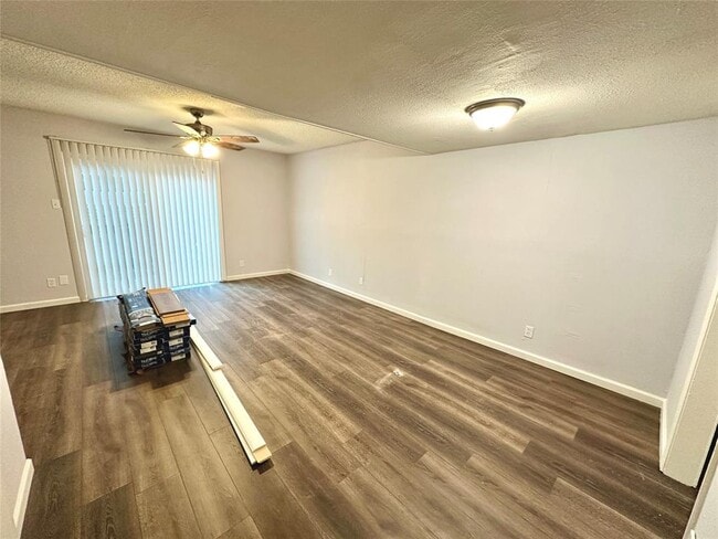 Photo - 3822 Southway Dr